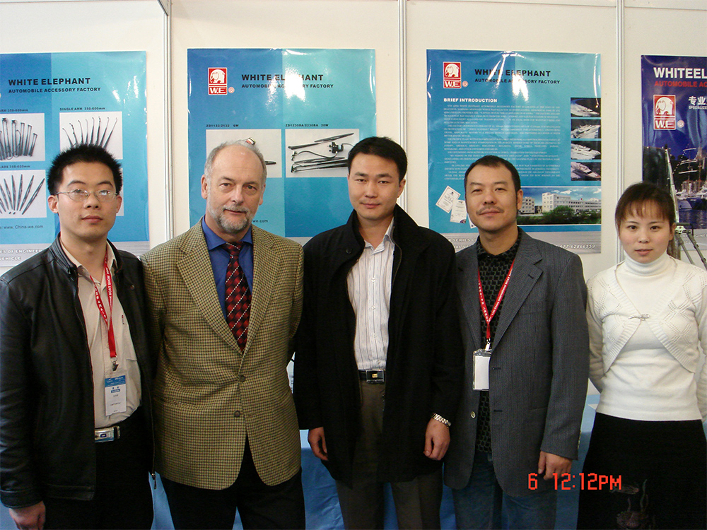 2006年在上海游艇展与德国山姆雷蒙先生合影